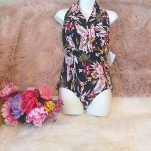 NWT BEAUTIFUL SWIMSUIT 🩱